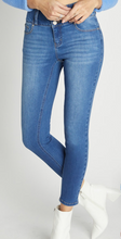 Load image into Gallery viewer, Wide Waist Band 3-Button Skinny Jean