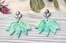 Load image into Gallery viewer, Polymer Clay Earrings Florals