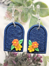 Load image into Gallery viewer, Polymer Clay Earrings Florals